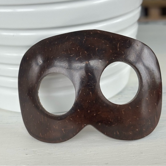 Beach Sarong Coverup Shawl Scarf with Coconut Shell Sarong Clip - Picture 15 of 16